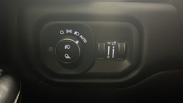 Used 2021 RAM 2500 Laramie w/ Night Edition AWD/4WD image 31