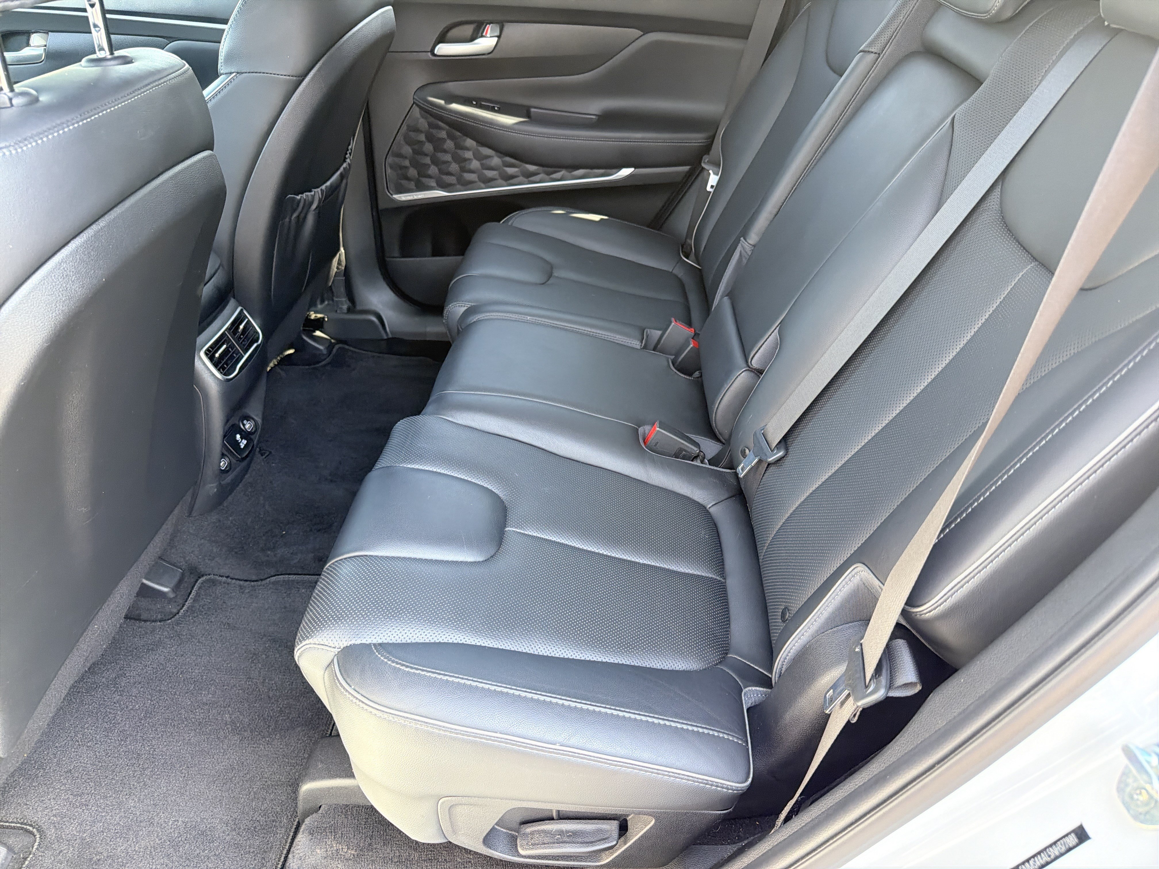 Used 2022 Hyundai Santa Fe Limited w/ Cargo Package FWD image 19