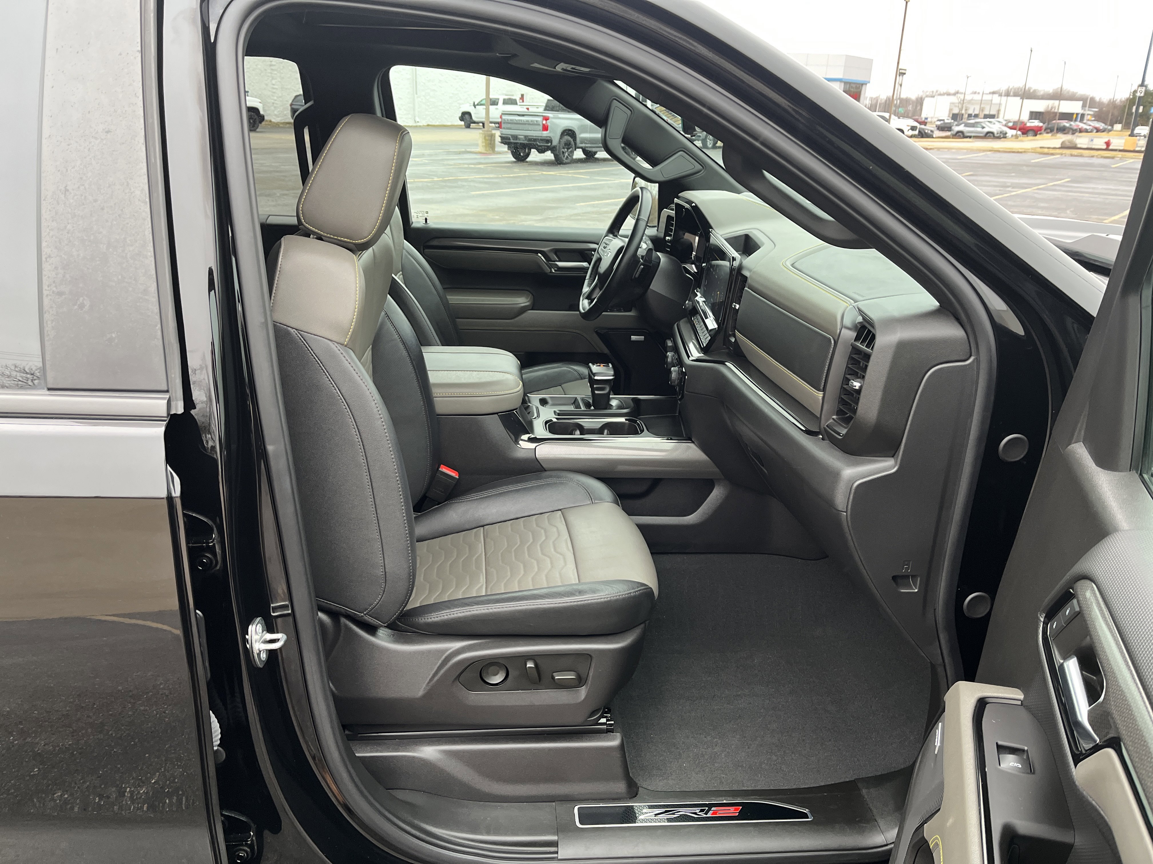 Used 2024 Chevrolet Silverado 1500 ZR2 w/ Technology Package image 18