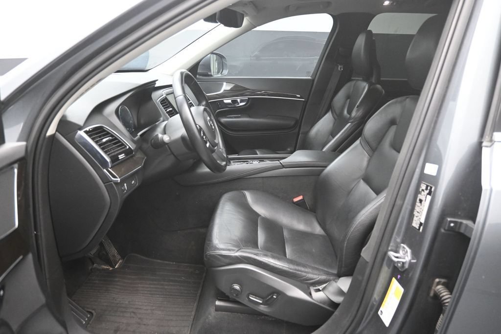 Used 2018 Volvo XC90 T6 Momentum w/ Convenience Package AWD/4WD image 17