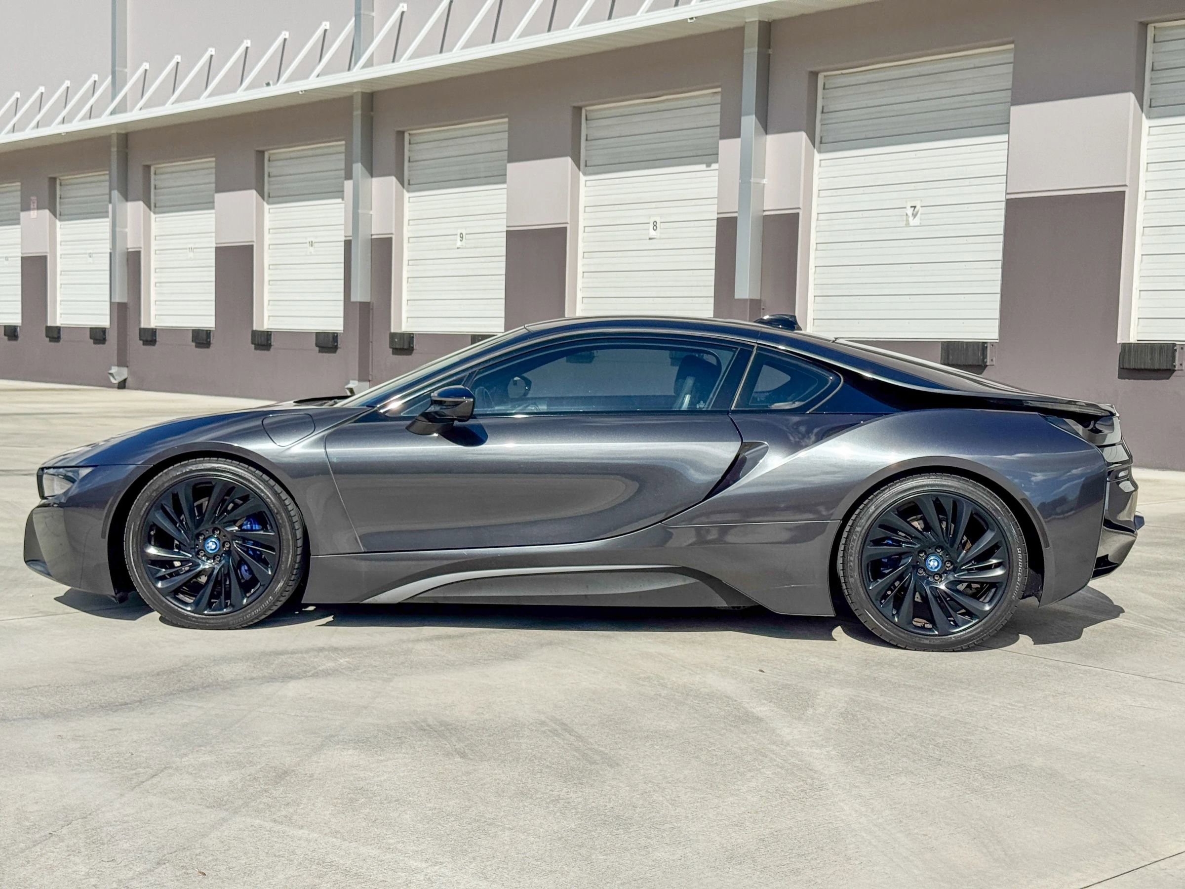 Used 2015 BMW i8 image 4