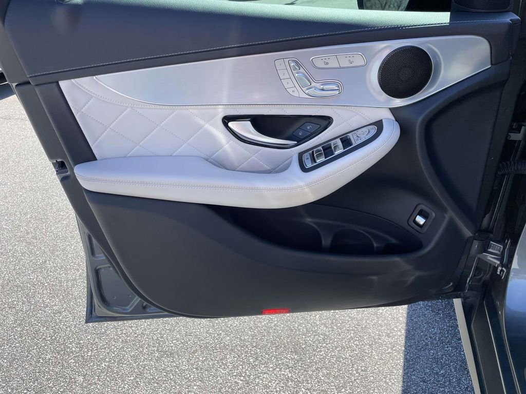 Used 2019 Mercedes-Benz GLC 300 image 15