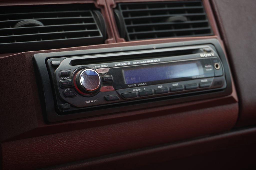 Used 1991 Chevrolet Silverado 1500 4x4 Regular Cab image 16