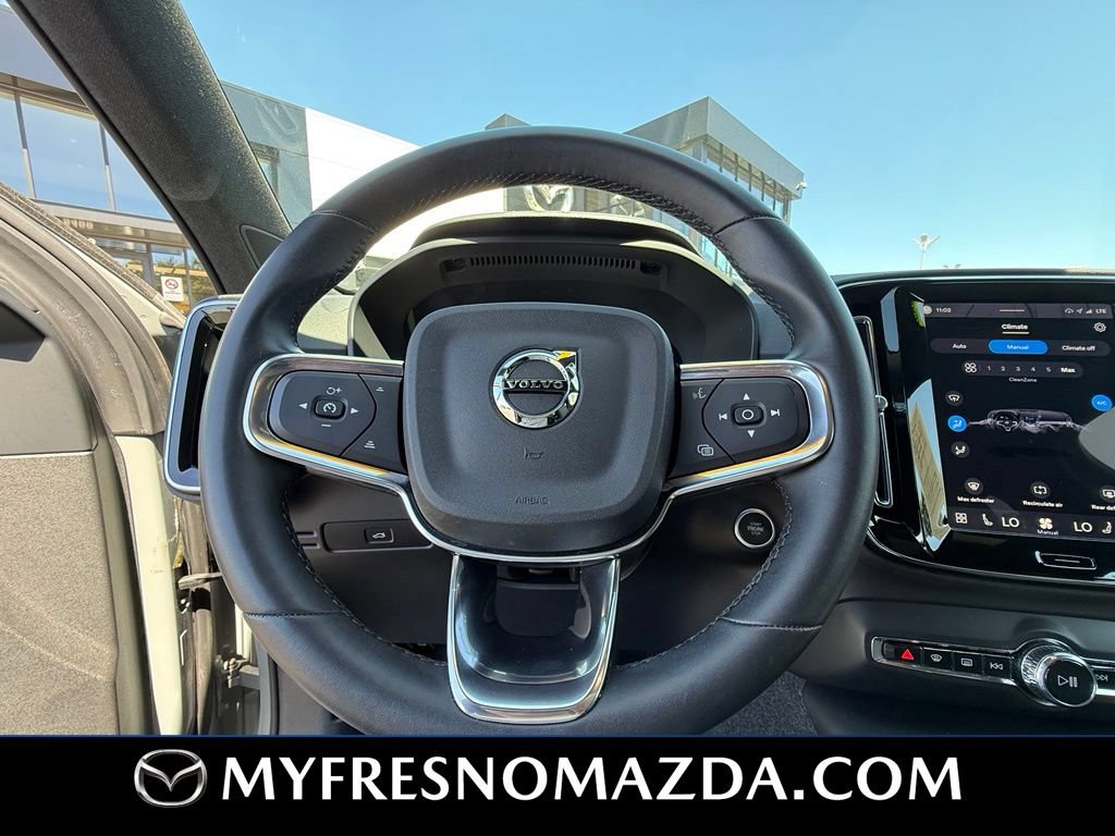 Used 2024 Volvo XC40 B5 Core AWD/4WD image 19