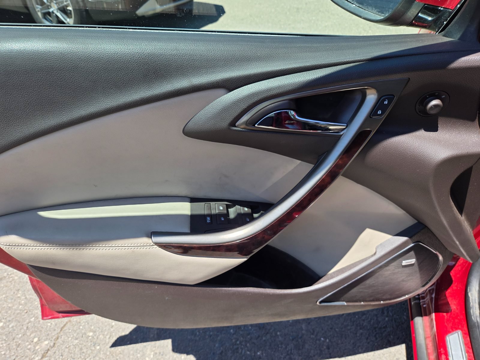 Used 2013 Buick Verano Leather FWD image 7