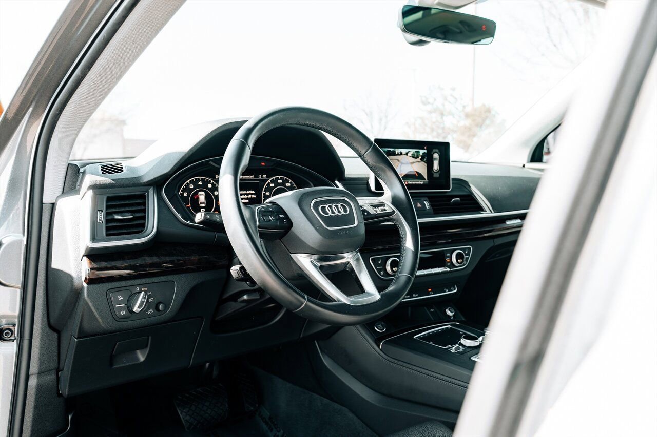Used 2020 Audi Q5 2.0T Premium Plus w/ Premium Plus Package image 17