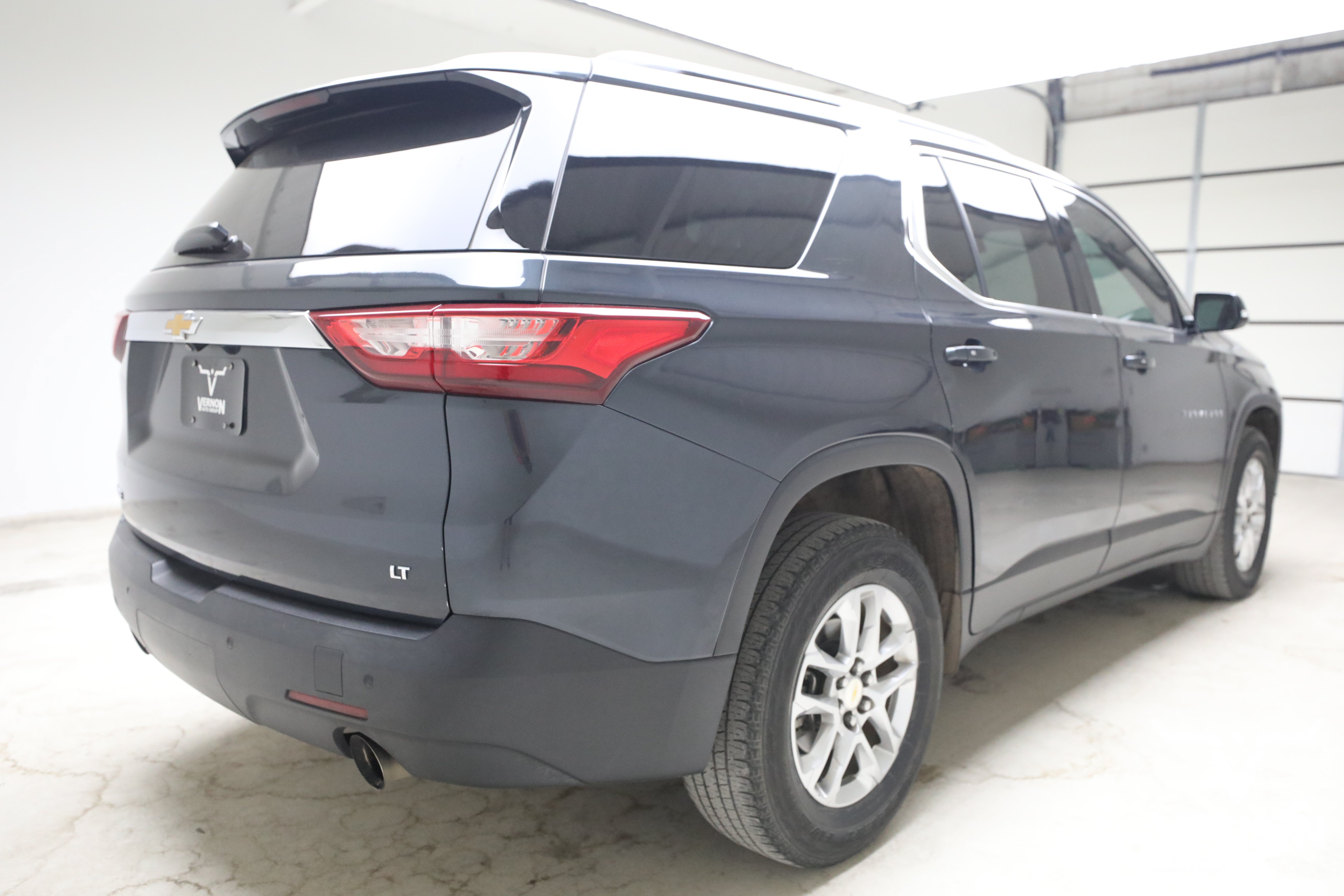 Used 2020 Chevrolet Traverse LT w/ LPO, Floor Liner Package FWD image 4