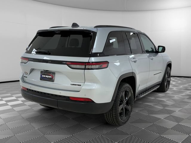 Used 2023 Jeep Grand Cherokee Limited w/ Luxury Tech Group II AWD/4WD image 5