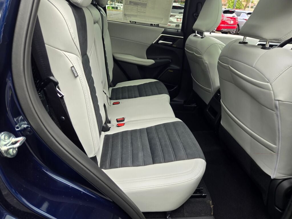 New 2026 Mitsubishi Outlander SE AWD/4WD image 7