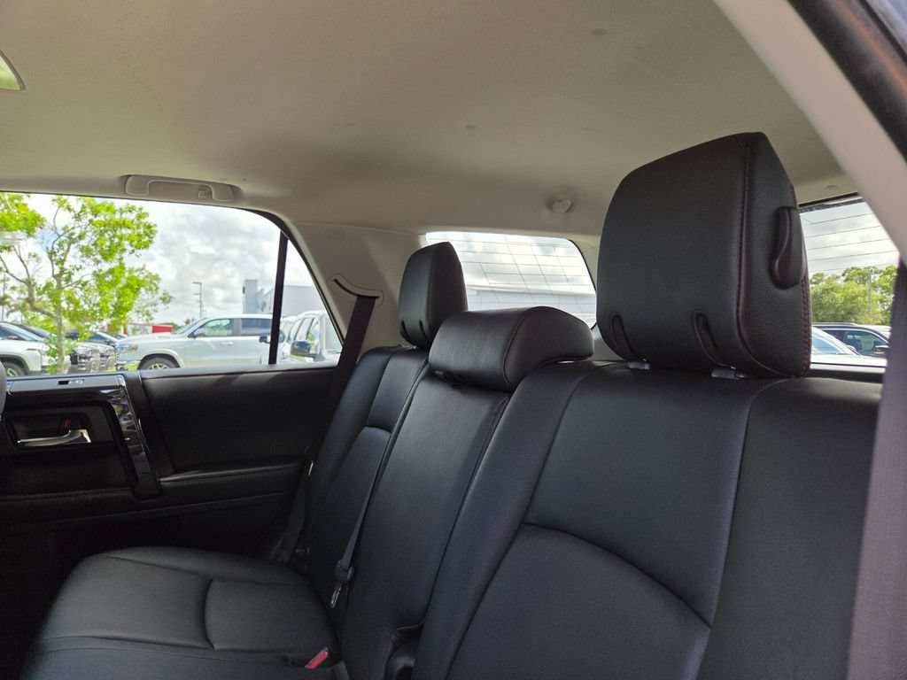 Used 2023 Toyota 4Runner TRD Off-Road Premium w/ Moonroof Package AWD/4WD image 18
