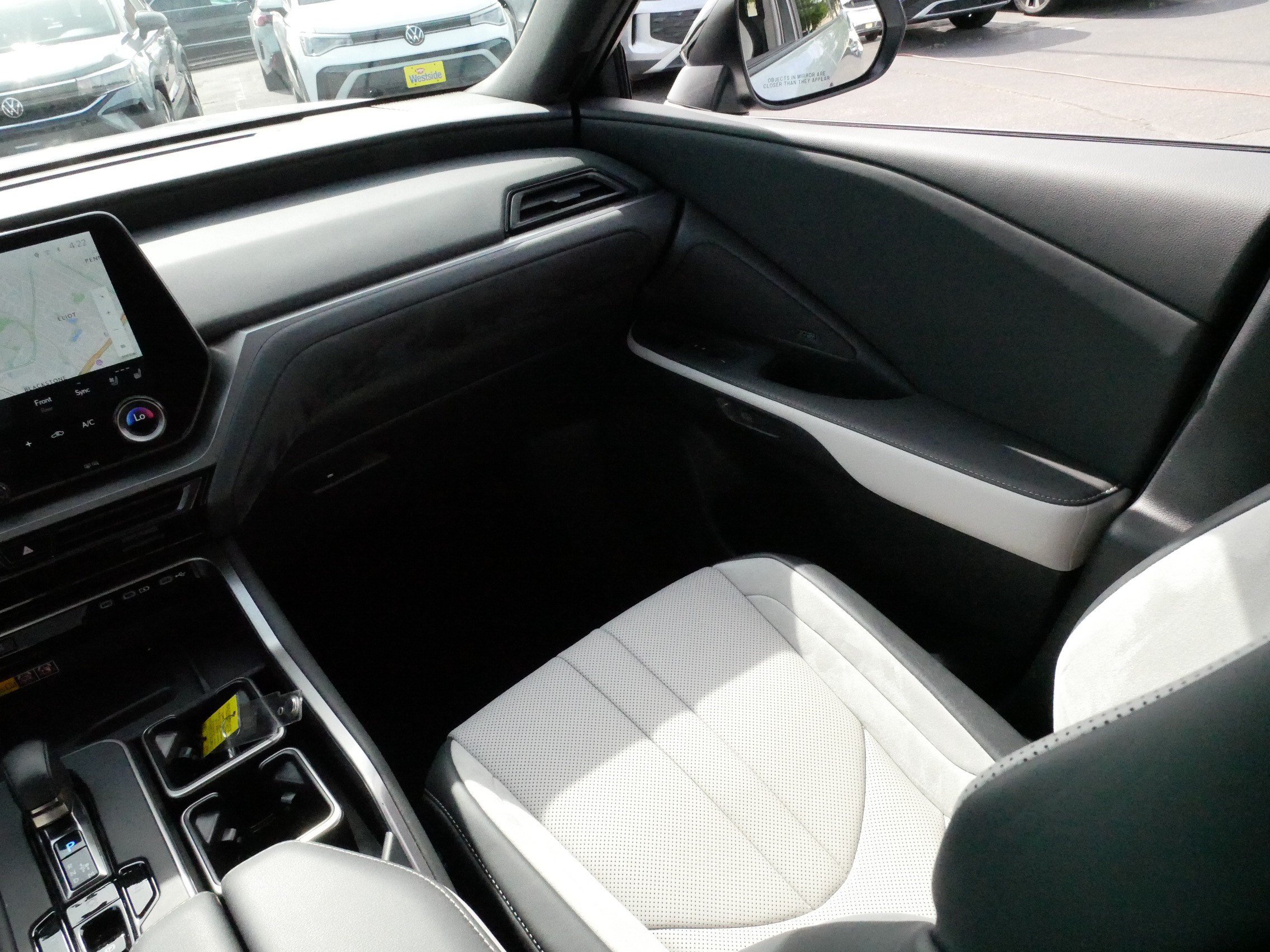 Used 2024 Lexus TX 500h AWD w/ Technology Package image 11