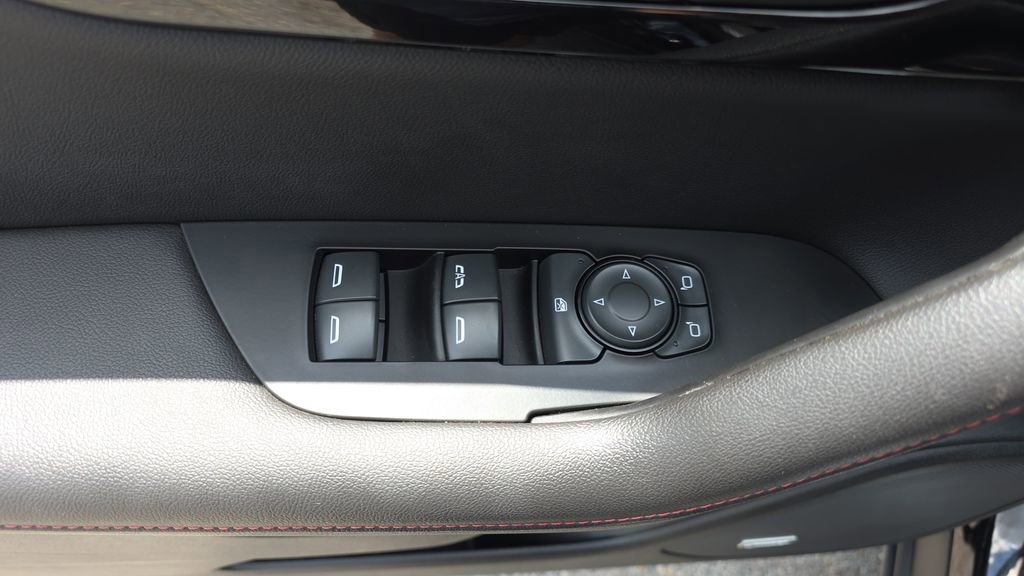 Used 2023 Chevrolet Blazer RS FWD image 12