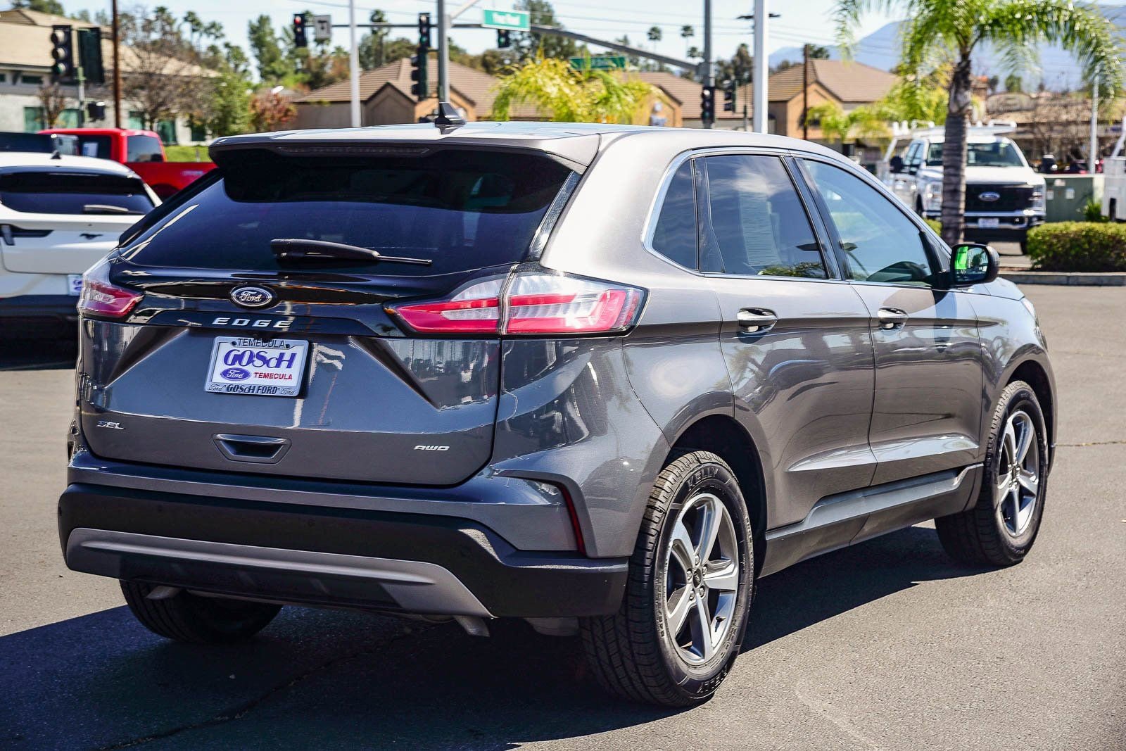 Used 2023 Ford Edge SEL w/ Convenience Package image 4