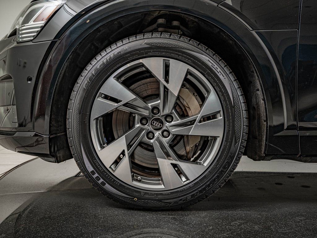 Used 2022 Audi e-tron Premium w/ Convenience Plus Package image 14