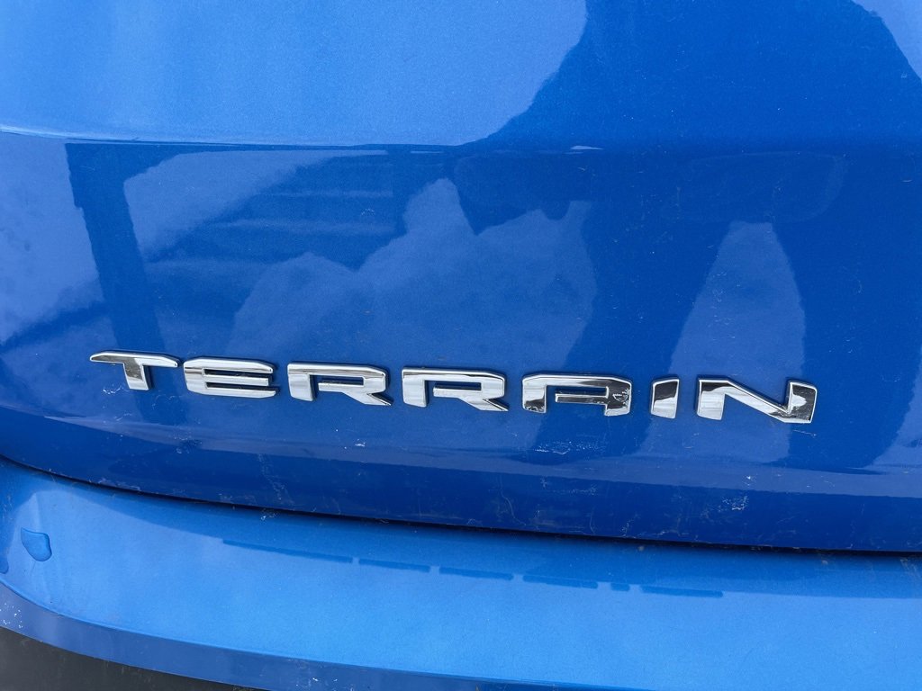 Used 2024 GMC Terrain SLE w/ Driver Convenience Package image 4