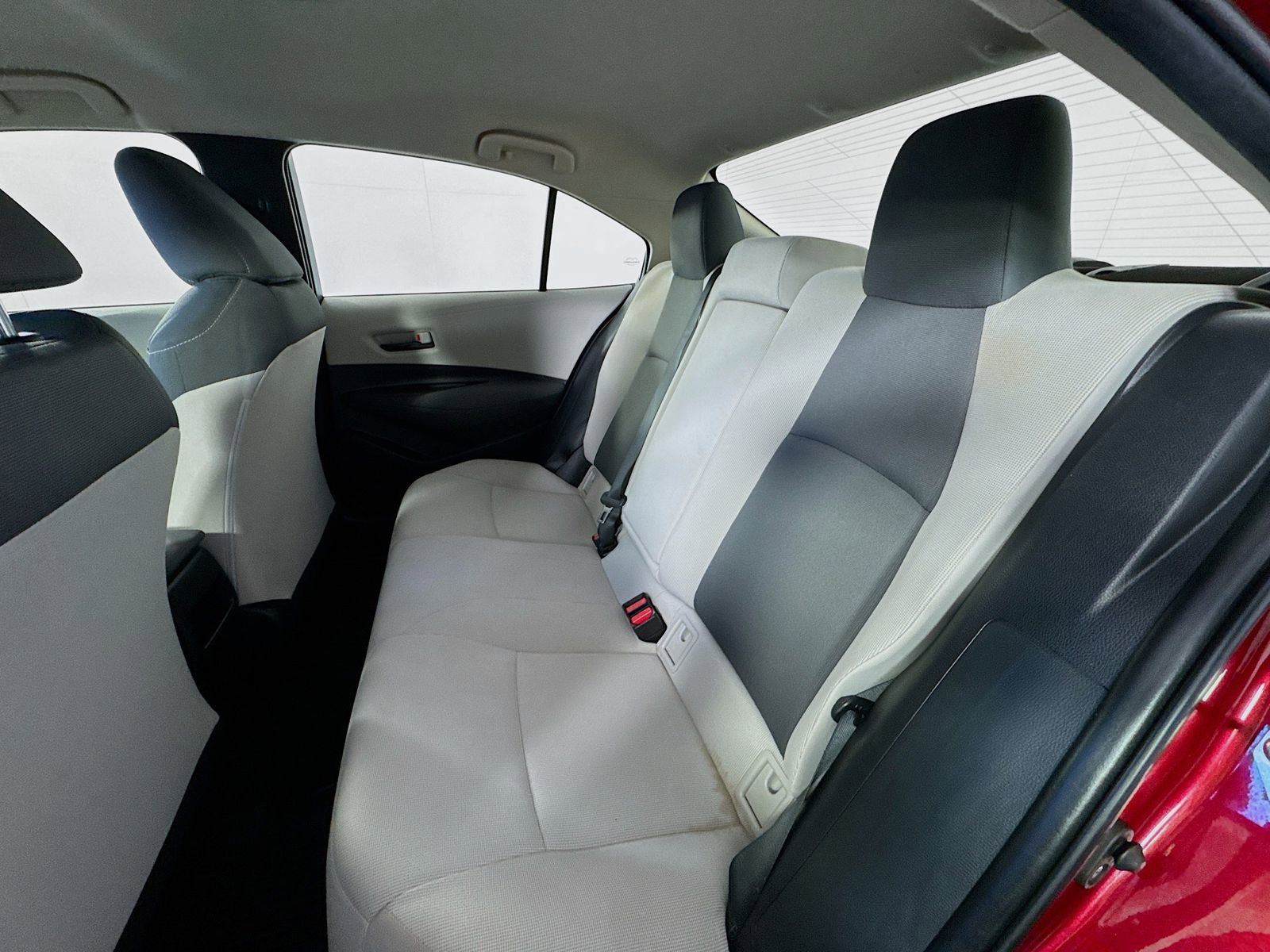 Used 2022 Toyota Corolla LE FWD image 8