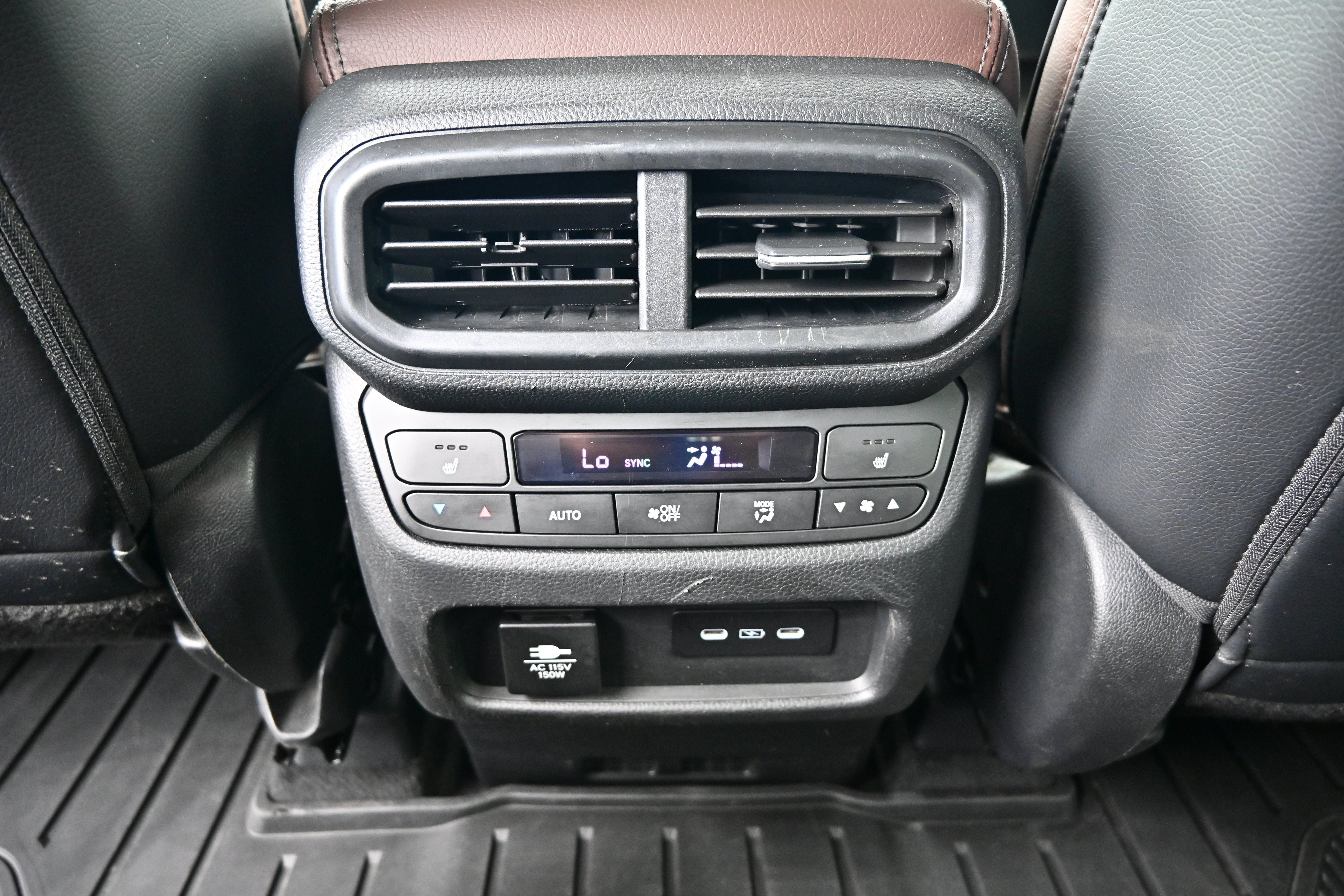 Used 2025 Honda Pilot Elite image 19