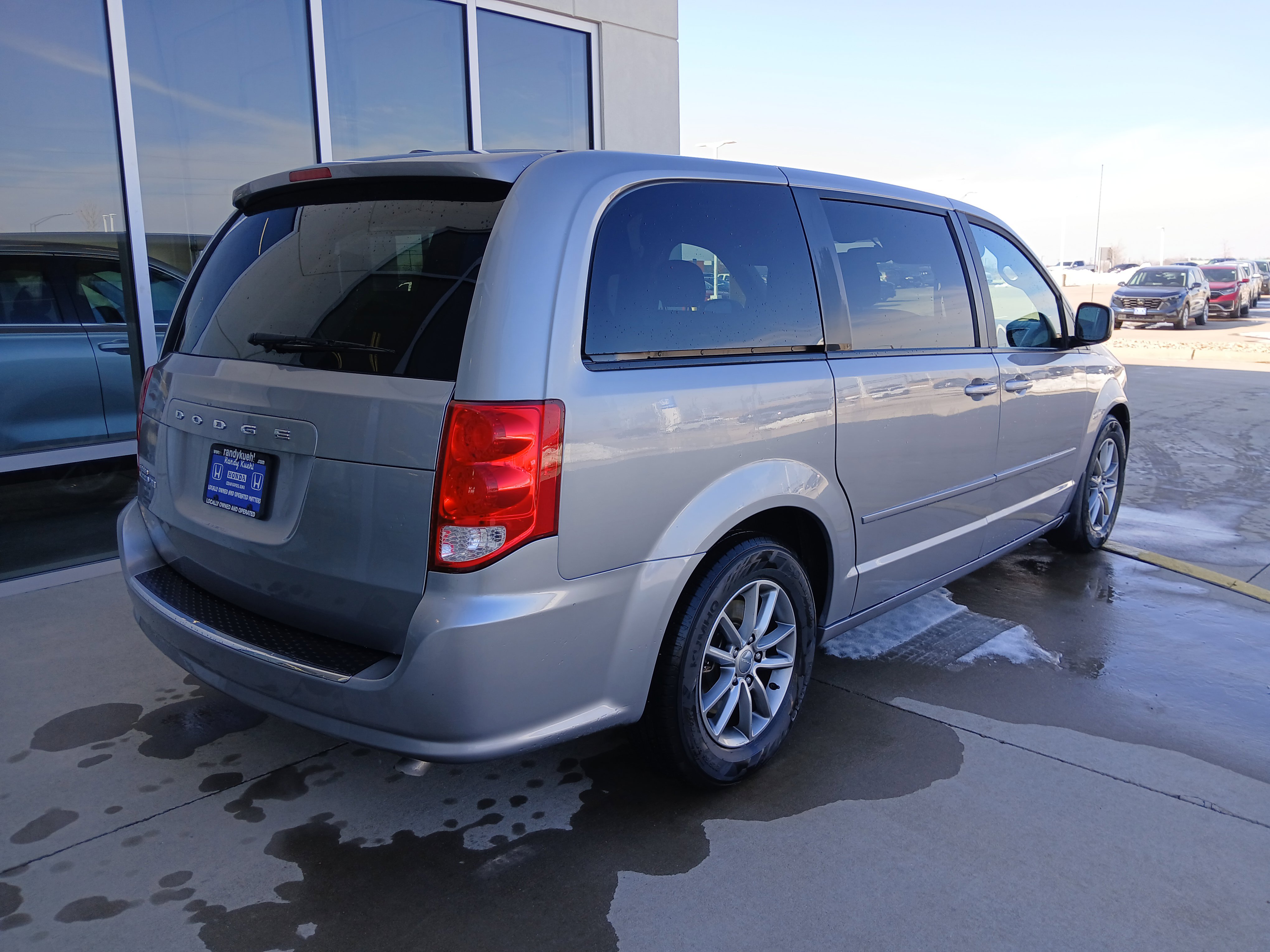 Used 2015 Dodge Grand Caravan SE image 7