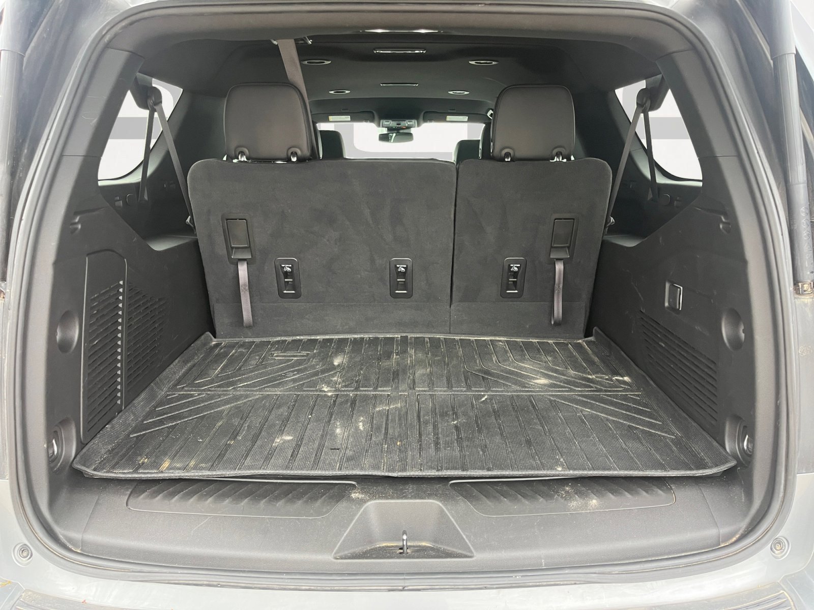 Used 2023 Chevrolet Suburban LT image 12