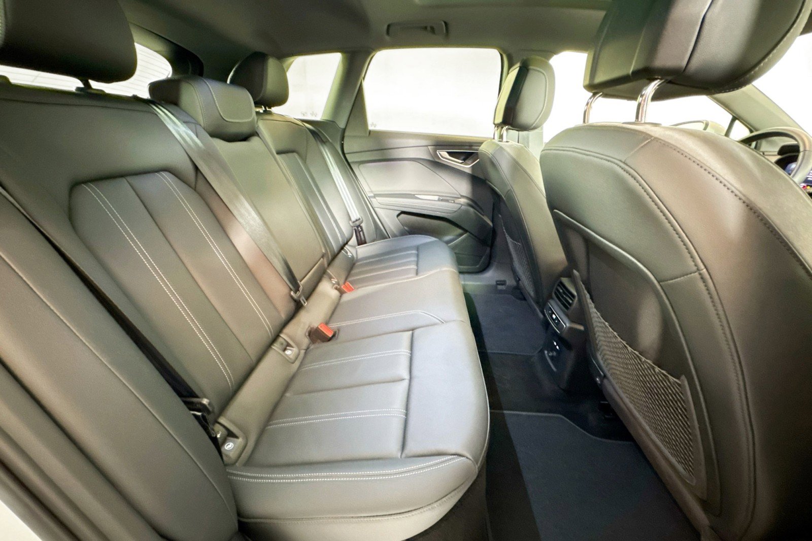 Used 2024 Audi Q4 e-tron Premium Plus image 25