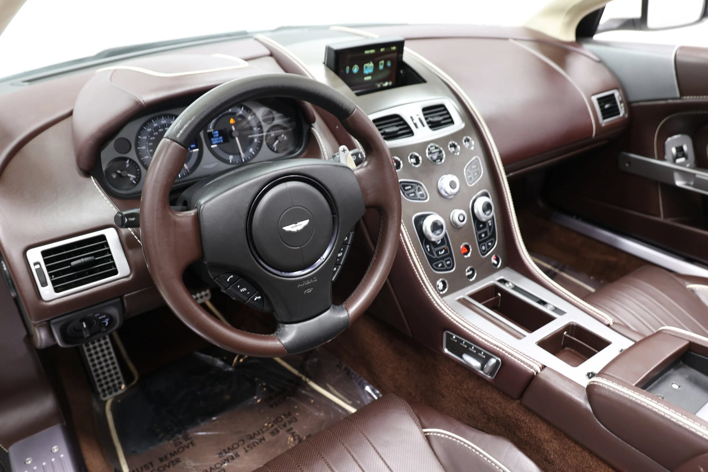 Used 2016 Aston Martin DB9 GT RWD image 2