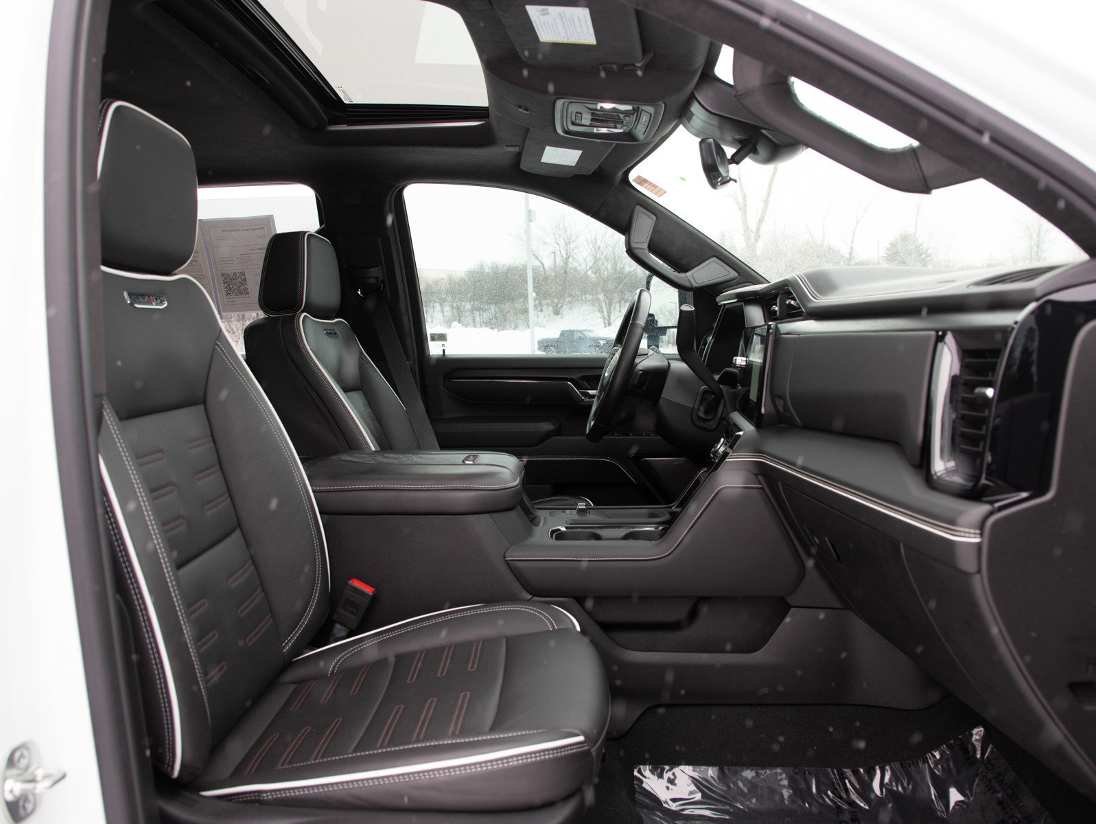 Used 2025 GMC Sierra 2500 AT4X image 13