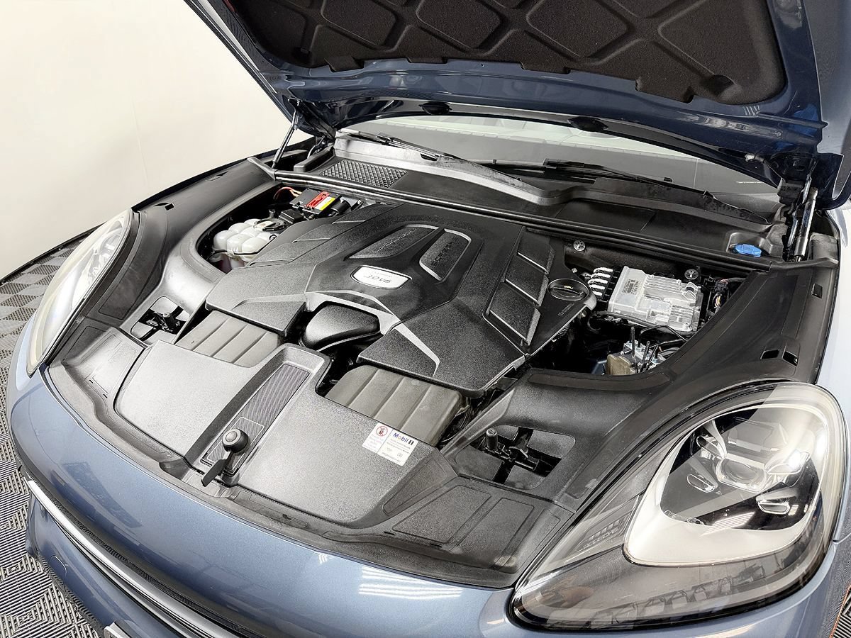 Used 2019 Porsche Cayenne AWD/4WD image 18