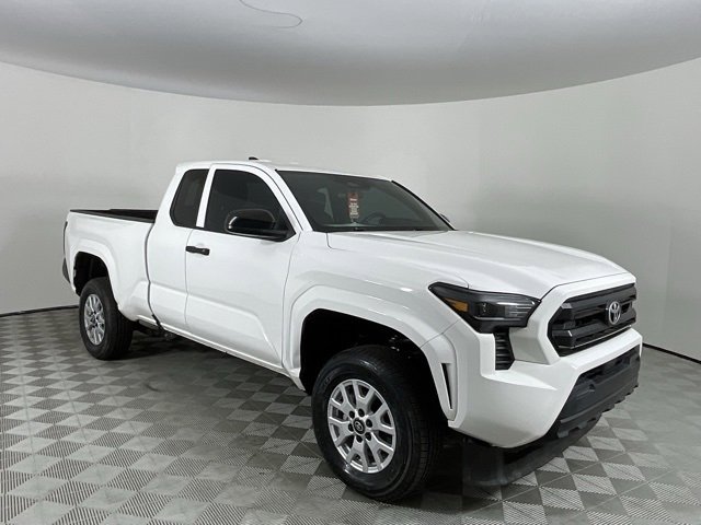 Used 2024 Toyota Tacoma SR image 3
