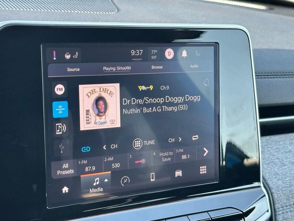 Used 2025 Jeep Compass Latitude image 11