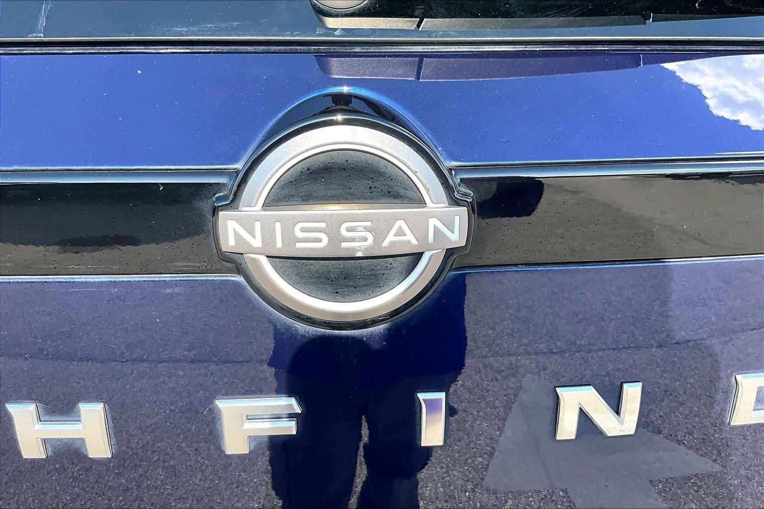 Used 2024 Nissan Pathfinder SV FWD image 31