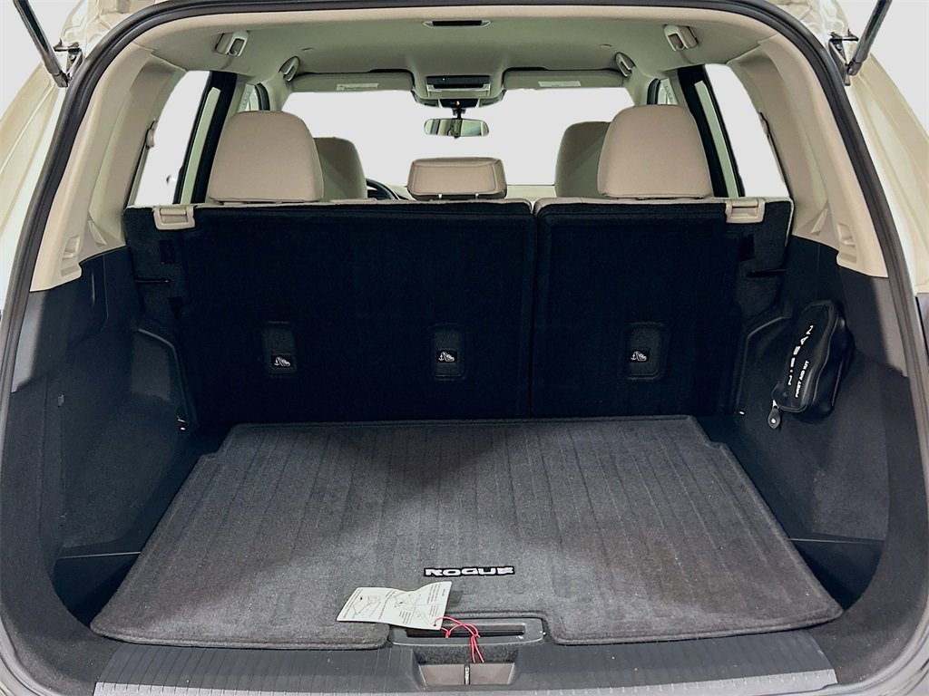 Used 2023 Nissan Rogue SV image 22