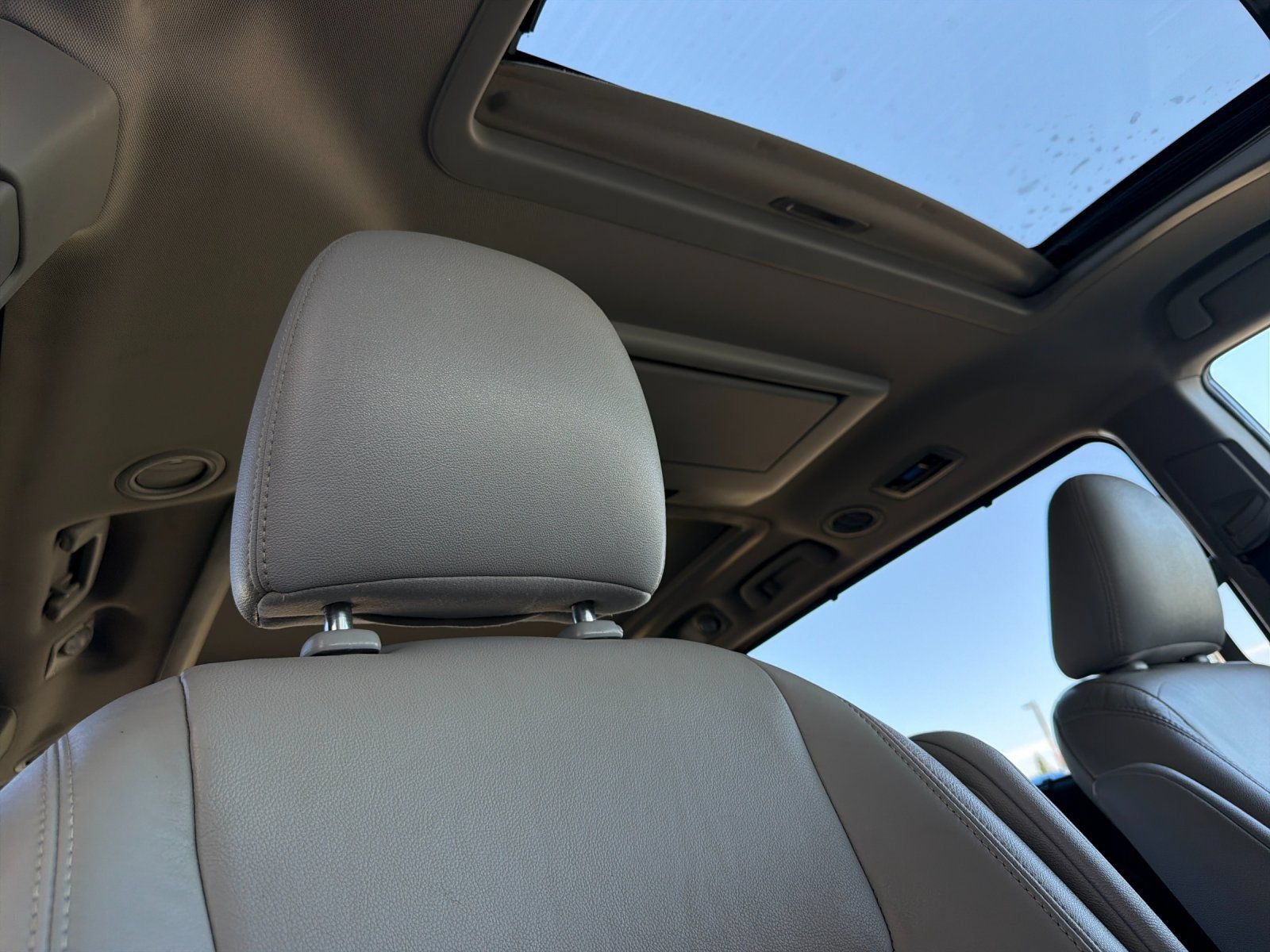 Used 2015 Toyota Sienna Limited Premium FWD image 17