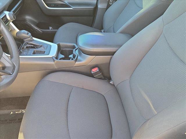 Used 2021 Toyota RAV4 LE FWD image 15
