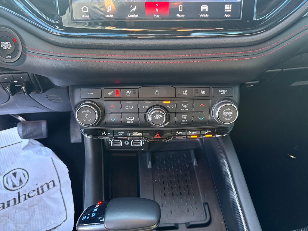 Used 2025 Dodge Durango GT image 23