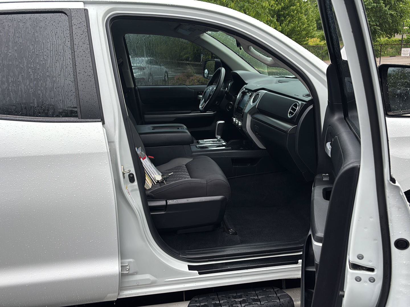 Used 2020 Toyota Tundra SR5 w/ SR5 Upgrade Package AWD/4WD image 21