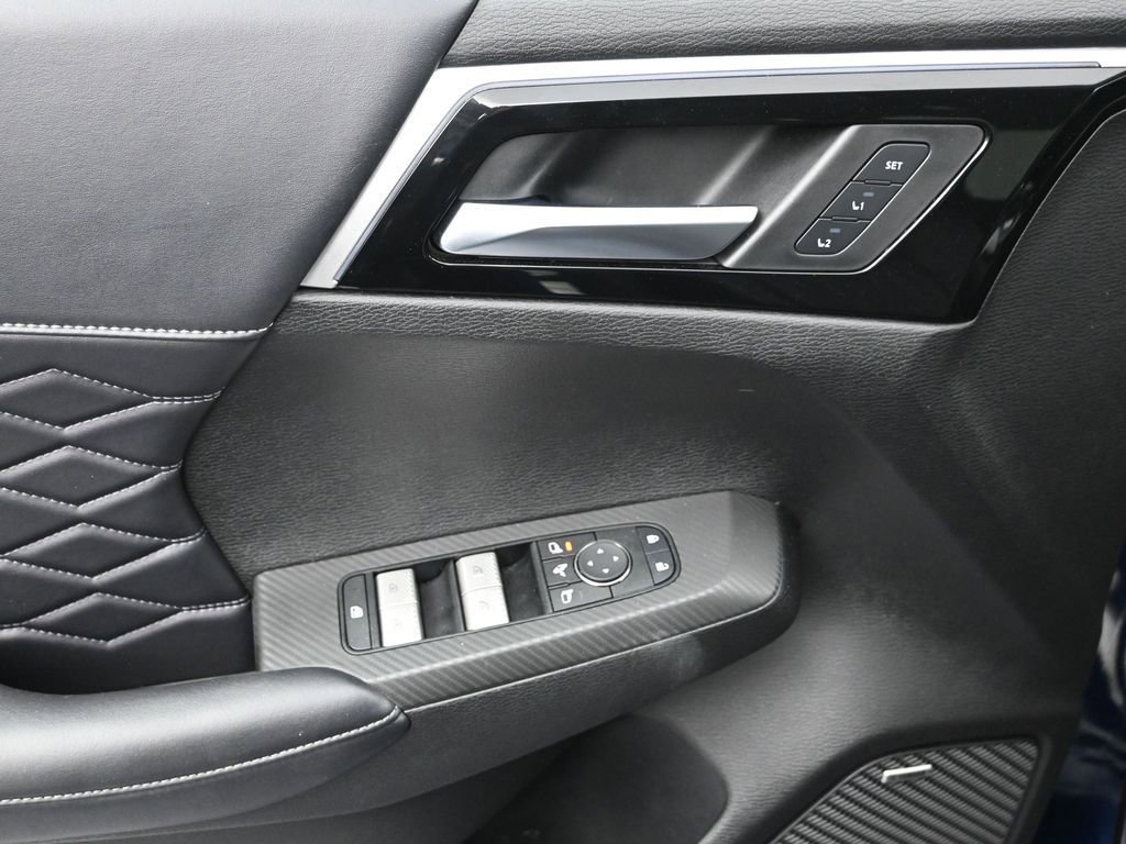 Used 2025 Mitsubishi Outlander SEL image 12
