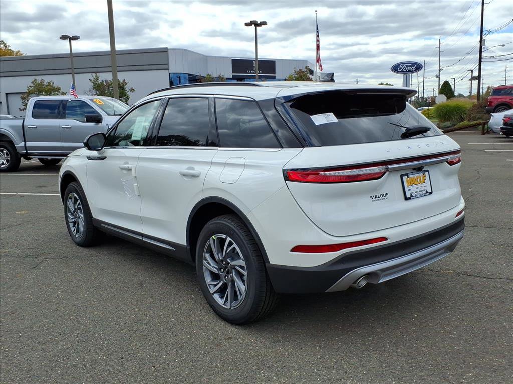 New 2026 Lincoln Corsair Premiere w/ Rear Removable Package Tray image 4