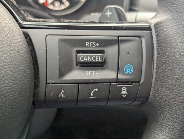 Used 2023 Nissan Rogue SV image 24