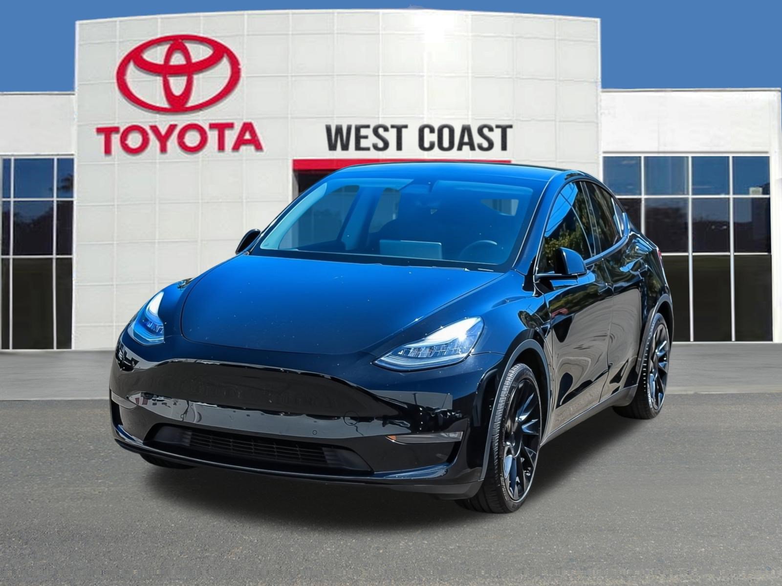Used 2021 Tesla Model Y Long Range AWD/4WD image 1