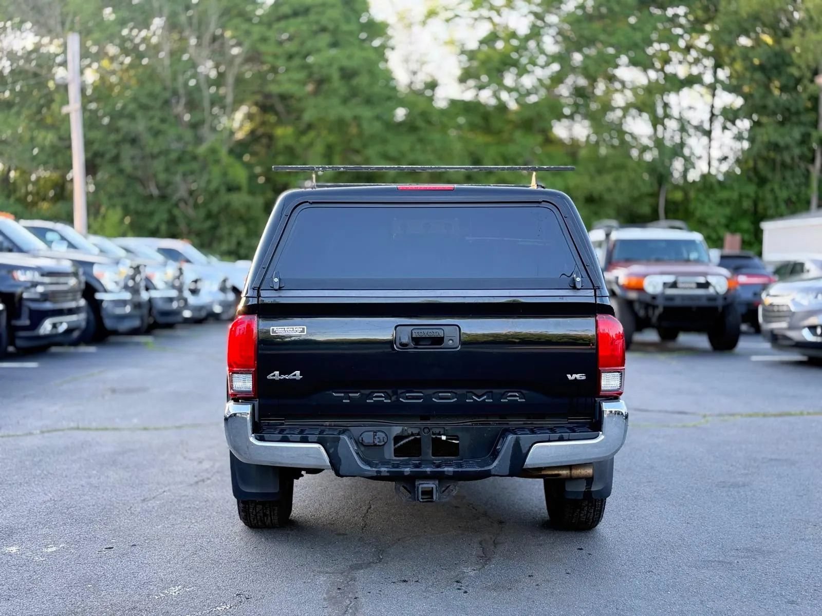 Used 2018 Toyota Tacoma SR5 AWD/4WD image 7
