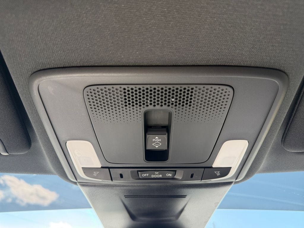 Used 2025 Honda Civic Sport image 29