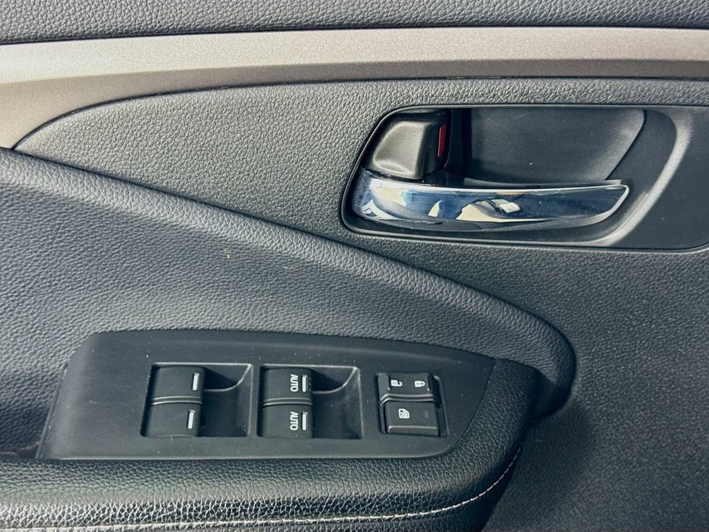 Used 2018 Honda Ridgeline RTL-T image 22