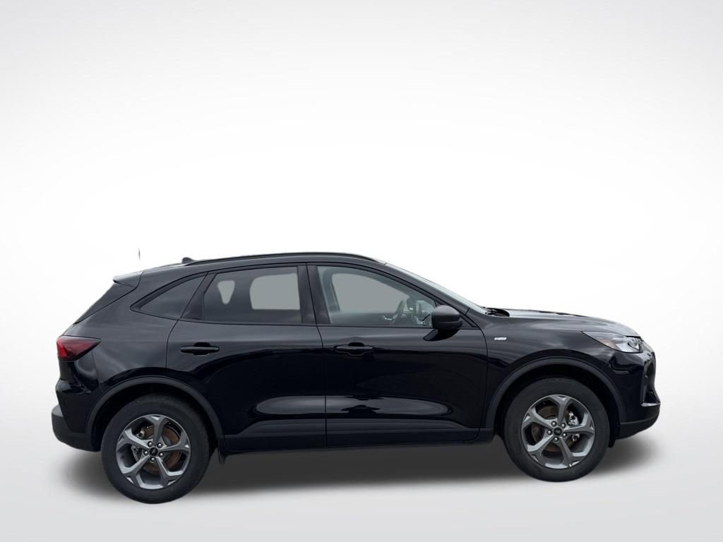 Used 2025 Ford Escape ST-Line image 2