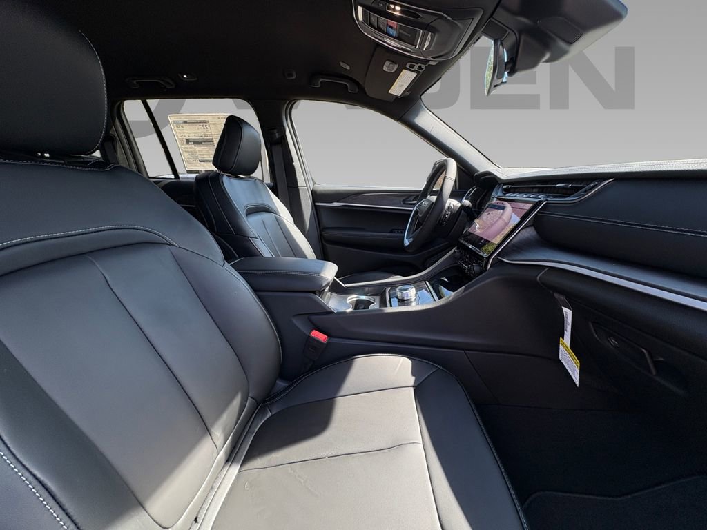 New 2025 Jeep Grand Cherokee Limited image 10