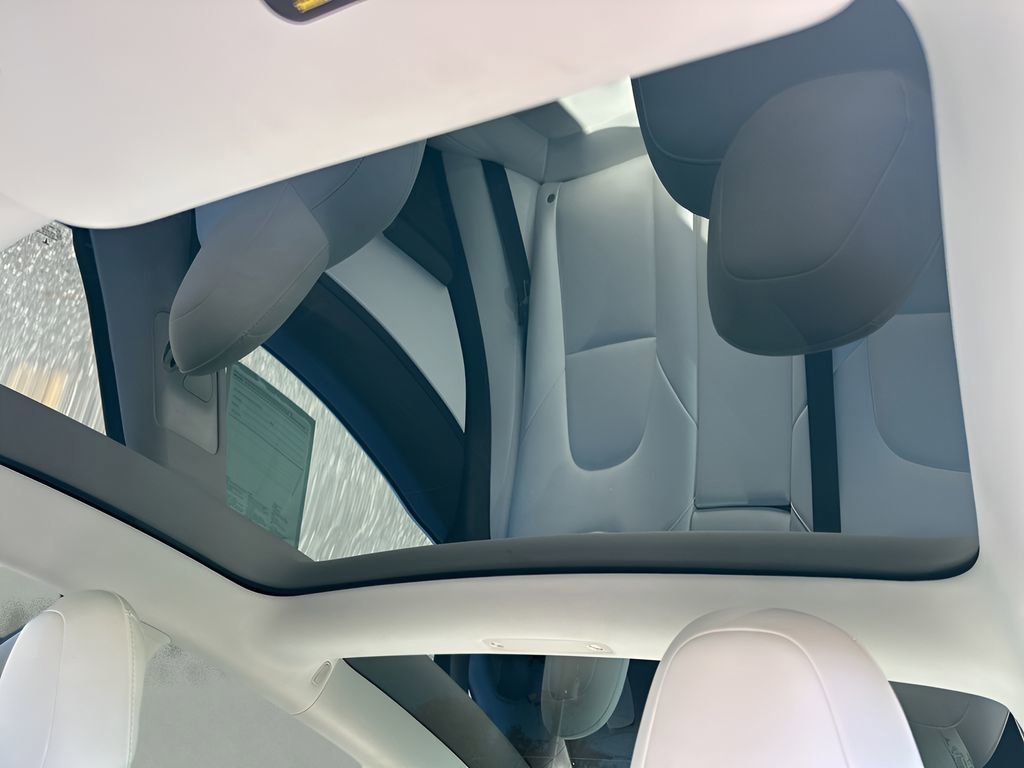 Used 2020 Tesla Model 3 Standard Range Plus image 11