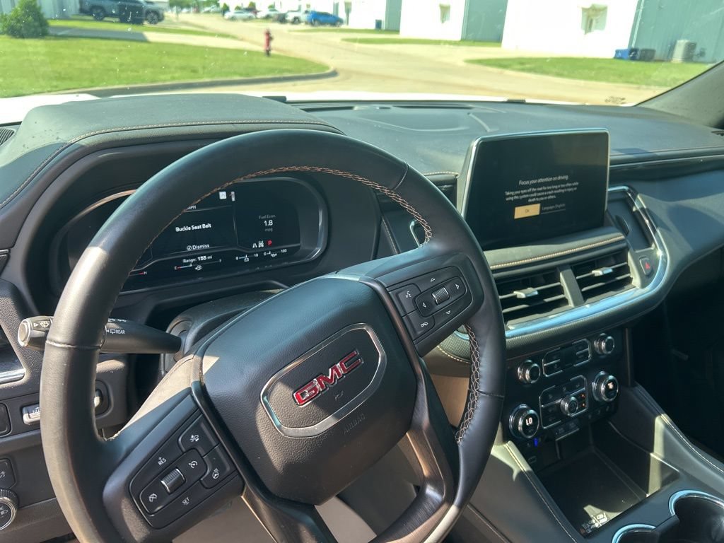 Used 2023 GMC Yukon XL AT4 w/ AT4 Premium Package AWD/4WD image 10