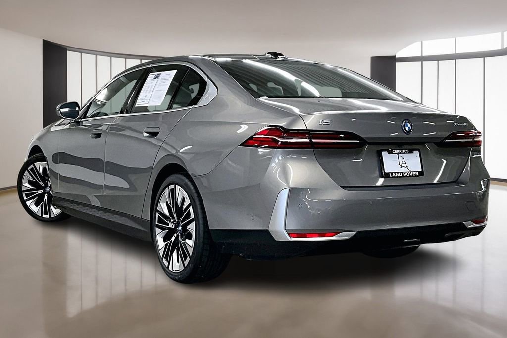 Used 2025 BMW i5 xDrive40 w/ Premium Package image 4