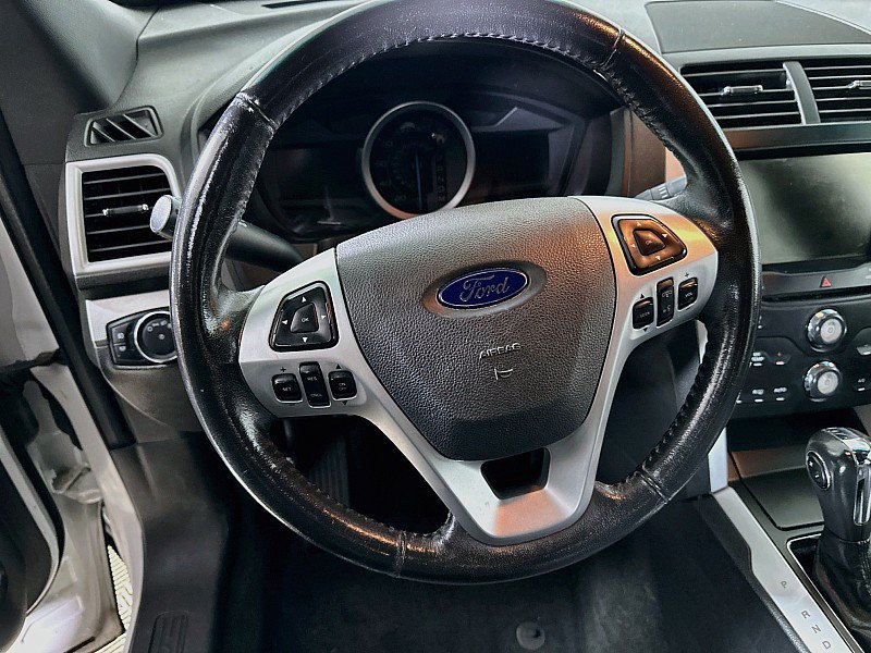 Used 2013 Ford Explorer XLT AWD/4WD image 12