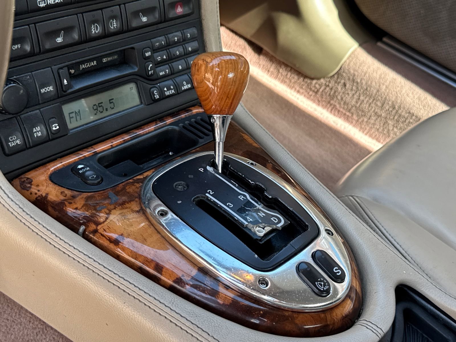 Used 2006 Jaguar XK8 Convertible image 15