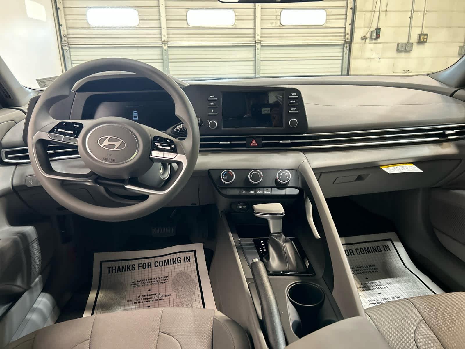New 2026 Hyundai Elantra SE FWD image 4